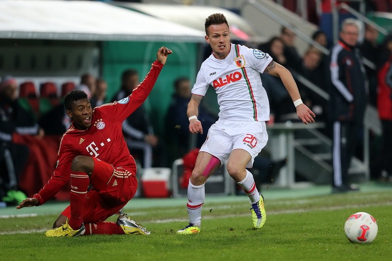 国足领先2球被扳平新闻